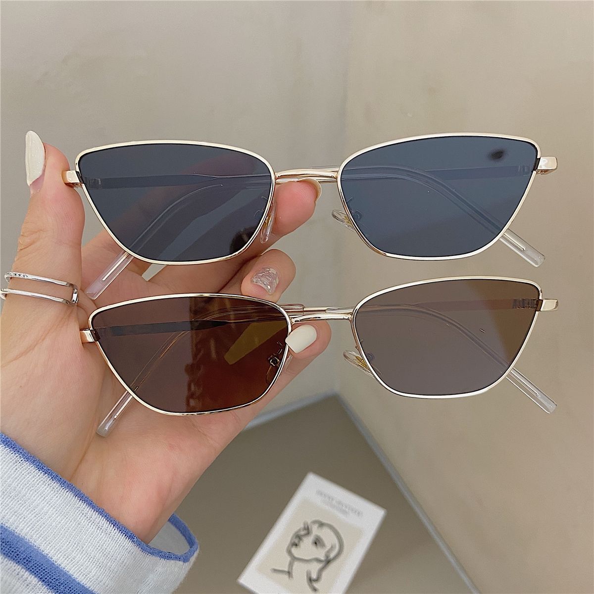Photography Fashion - Fashionable Rhombus-Shaped Metal Sunglasses for Women,